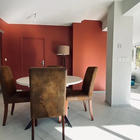 Maison *