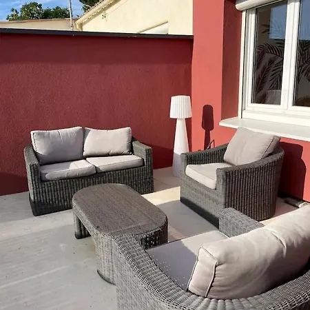 Maison Holiday home *